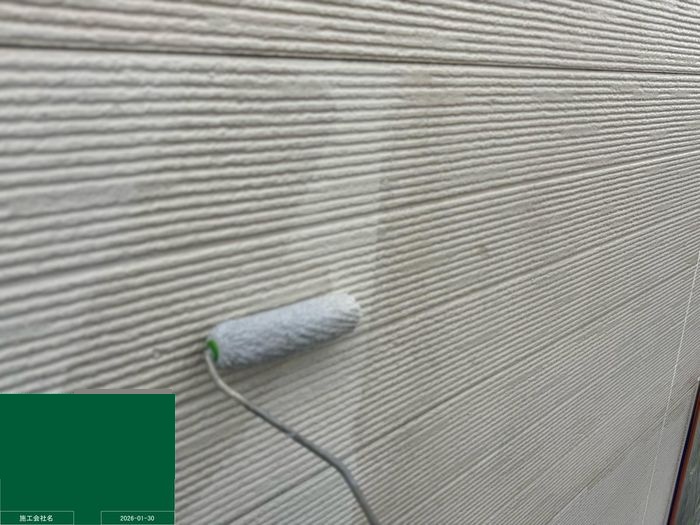 八尾市曙川東 築25年 サイディング外壁 下塗り作業中