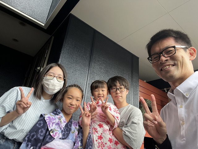 東大阪市 I様と松本のツーショット写真