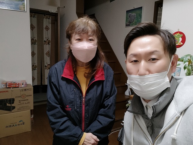 堺市西区浜寺船尾町東 K様と松本のツーショット写真