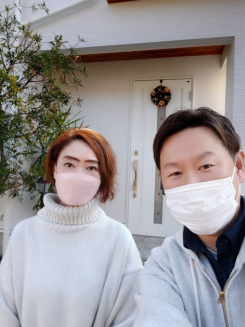 泉南市岡田 S様と松本のツーショット写真