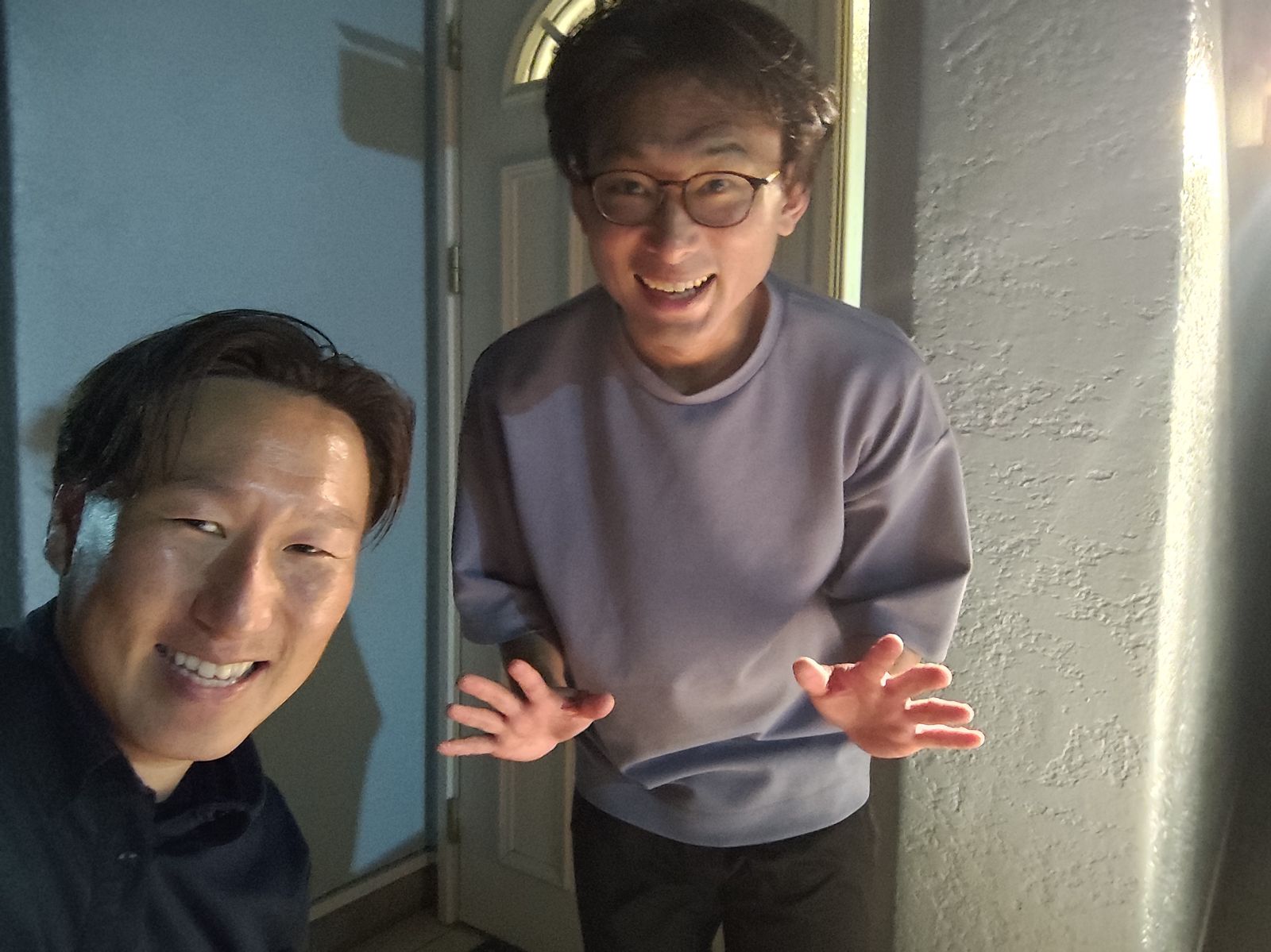 八尾市久宝寺 J様と松本のツーショット写真