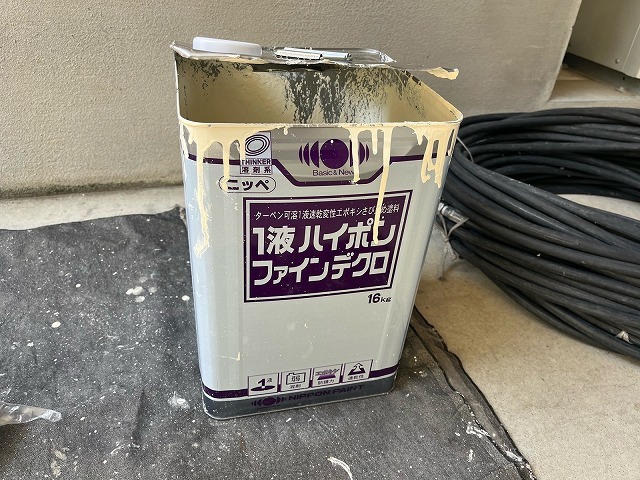 鉄部の下塗りに使用した1液ハイポンファインデクロの缶