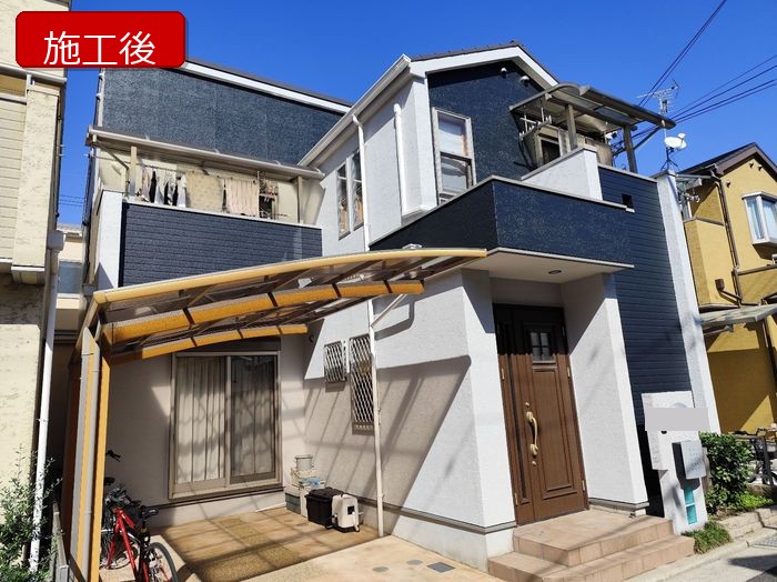 八尾市久宝寺 築20年 モルタル外壁 ホワイト×ネイビーに塗り替えた施工後の正面外観