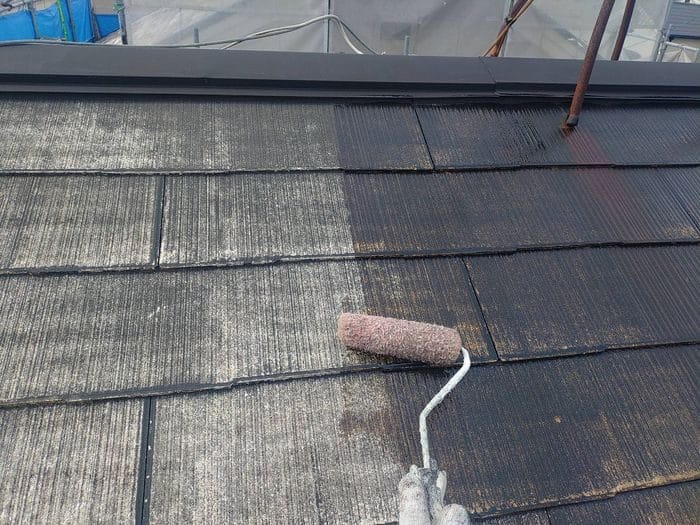 屋根下塗り中