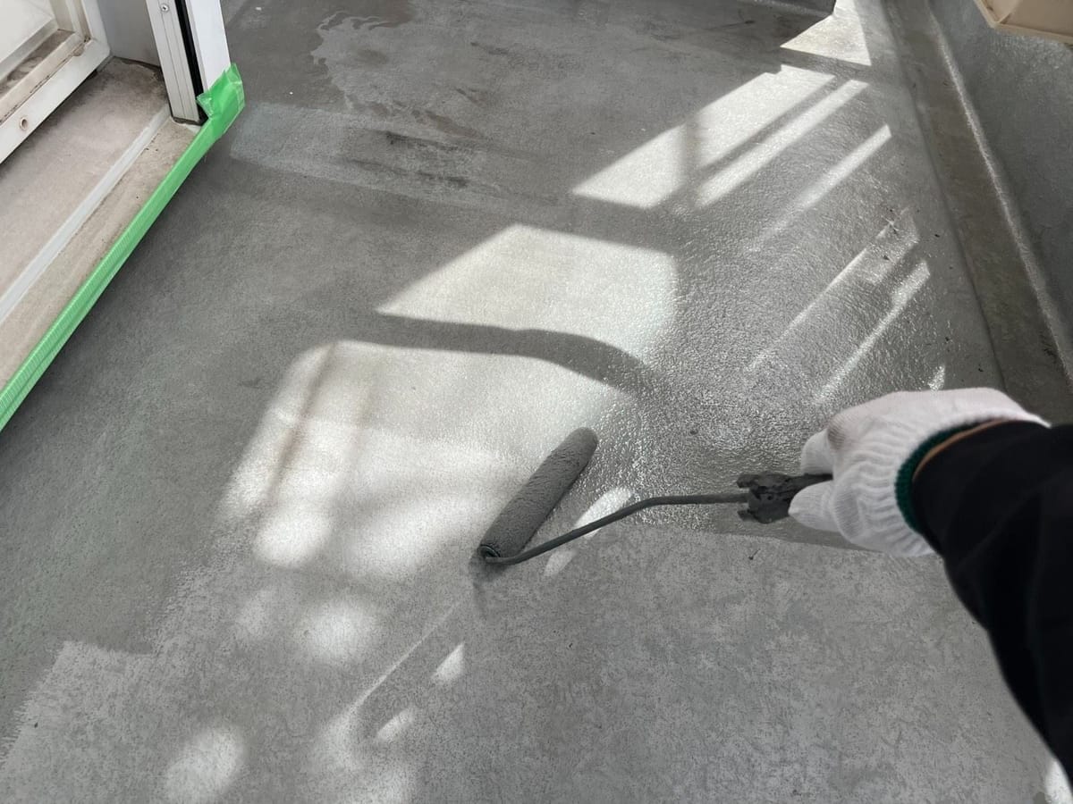 ベランダ プライマー塗布
