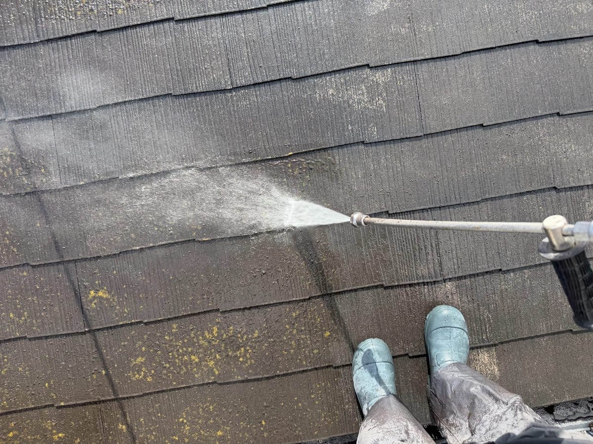 高圧洗浄 屋根中