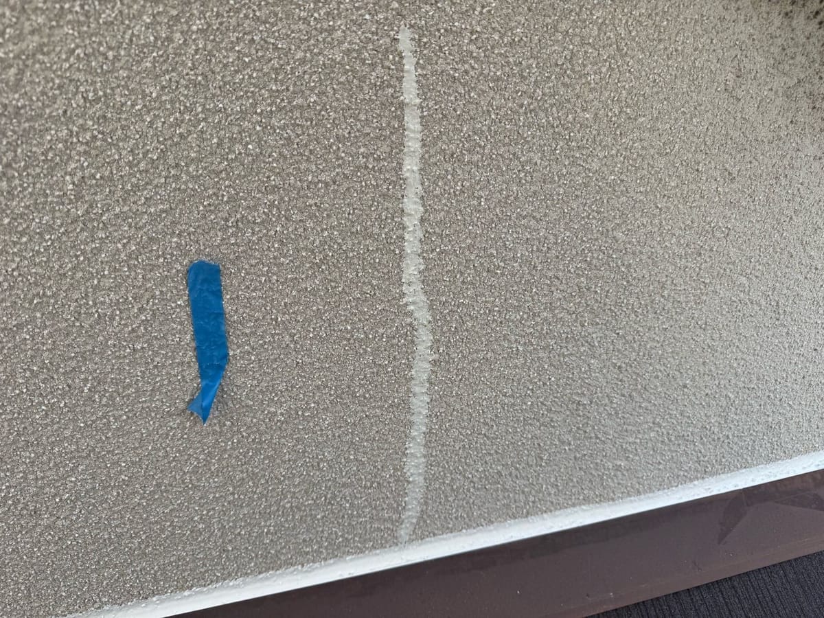 外壁クラック補修完了