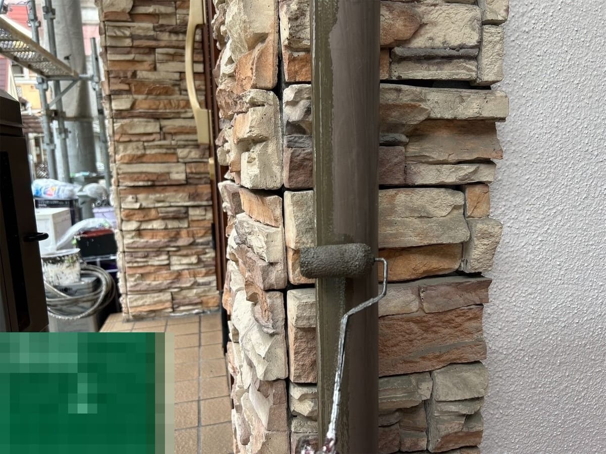 竪樋 中塗り
