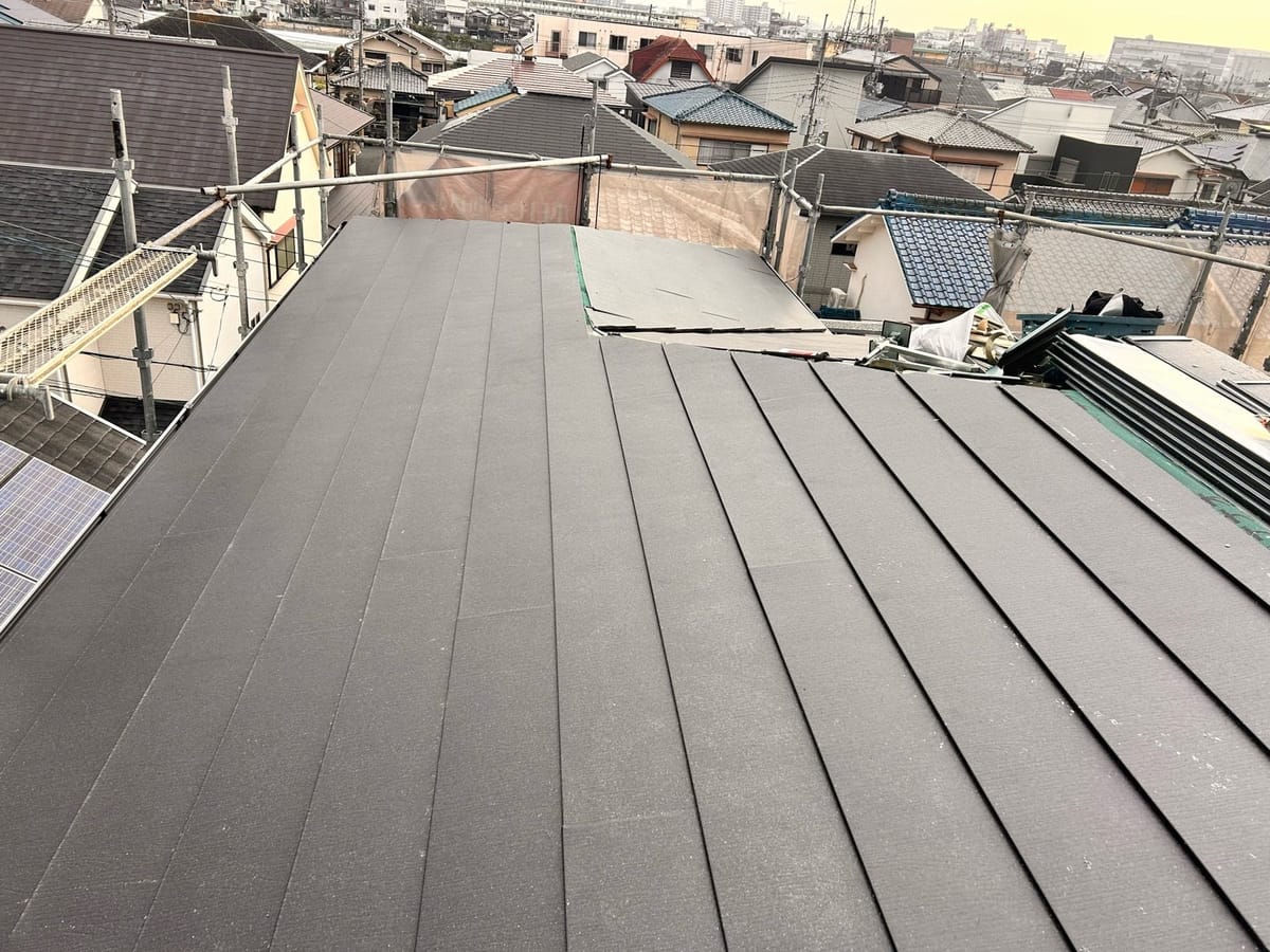 屋根カバー工法 屋根材設置完了
